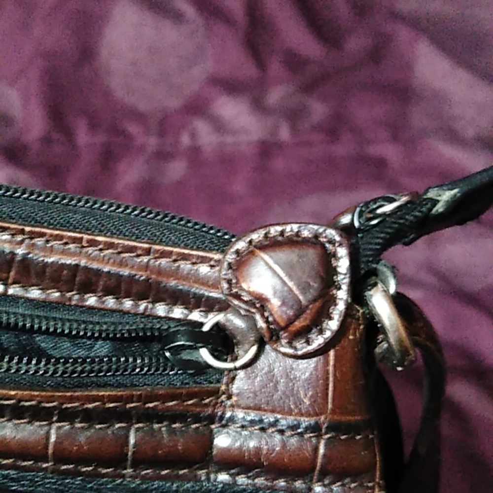 Small Brighton faux leather faux crocodile purse - Picture 8 of 13